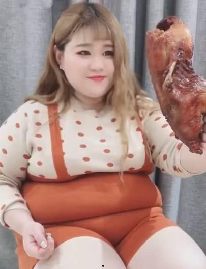 国产胖妞真实在线观看,真实生活片段，在线观看直击生活百态